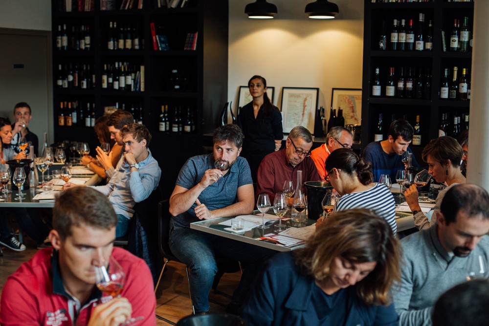 2112785 vins vous allez deguster web tete 030534852319
