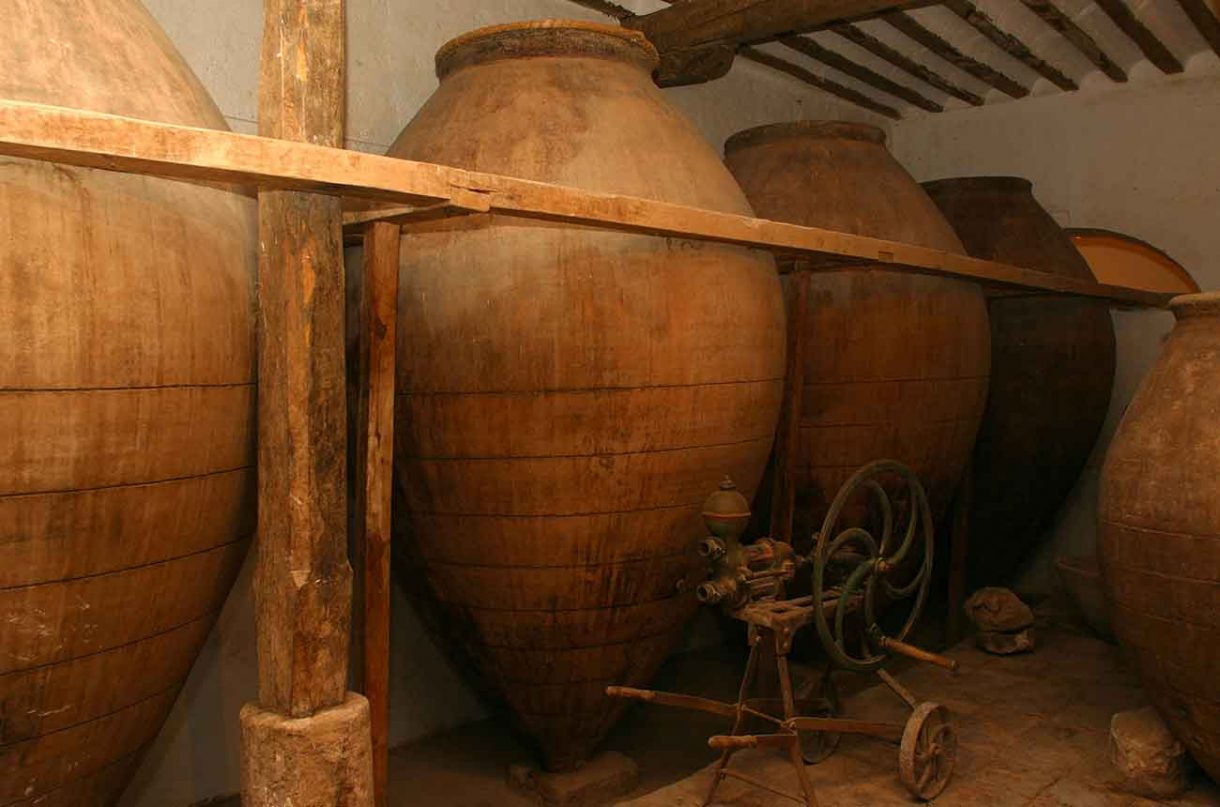 amphora-ageing-1220x807